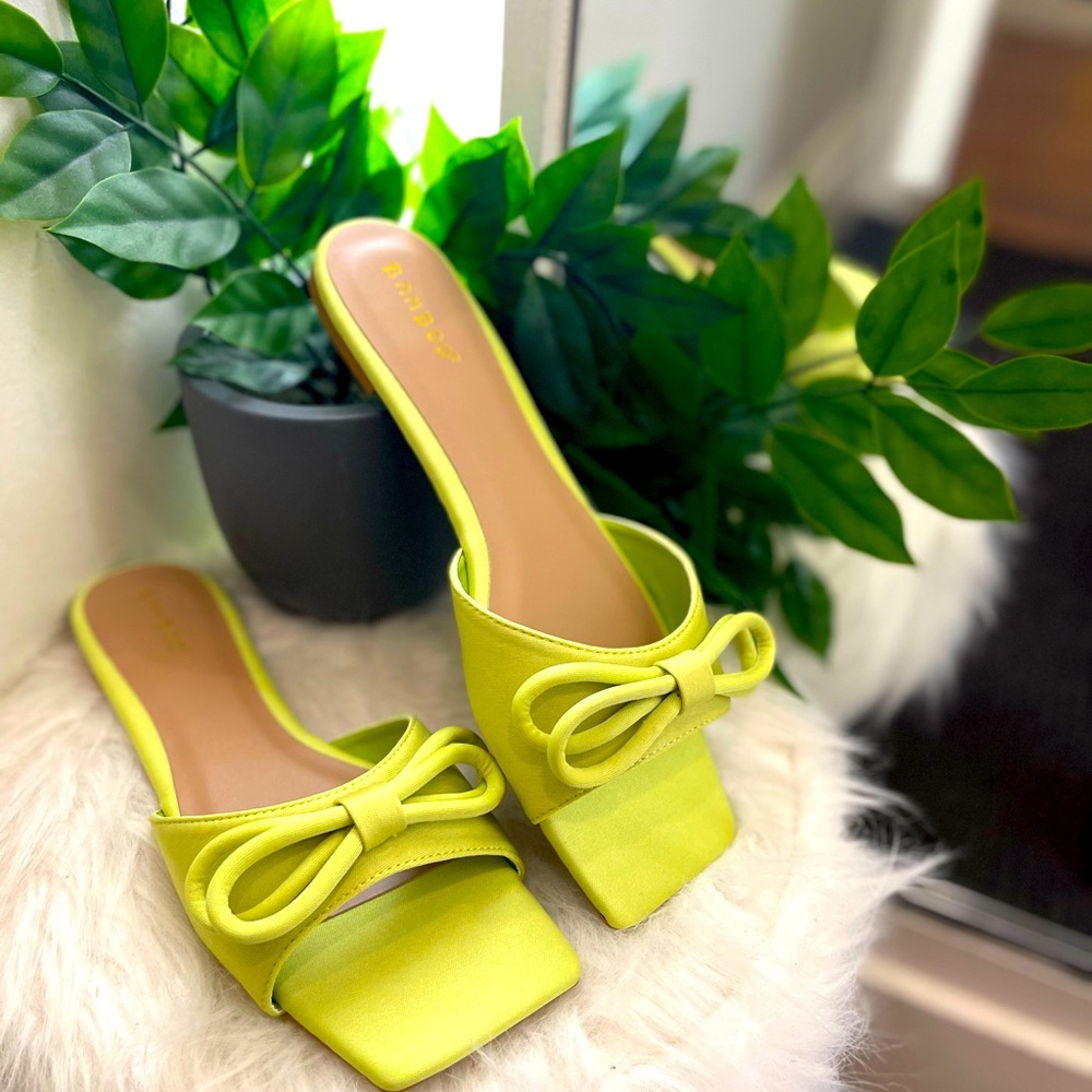 Leah Bow Lime Sandal